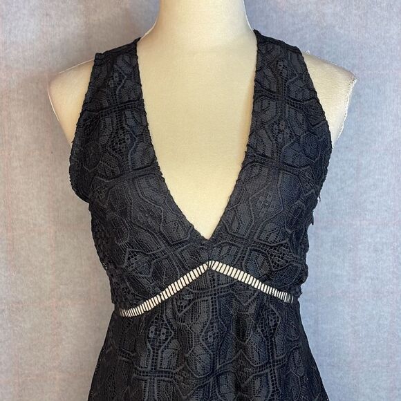 Anthropologie Joie Ardal Lace Sleeveless Midi Dress w/Cut Outs Like New (Size:4) - Picture 5 of 14